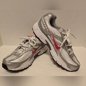 Nike Women's Initiator sz 7.5